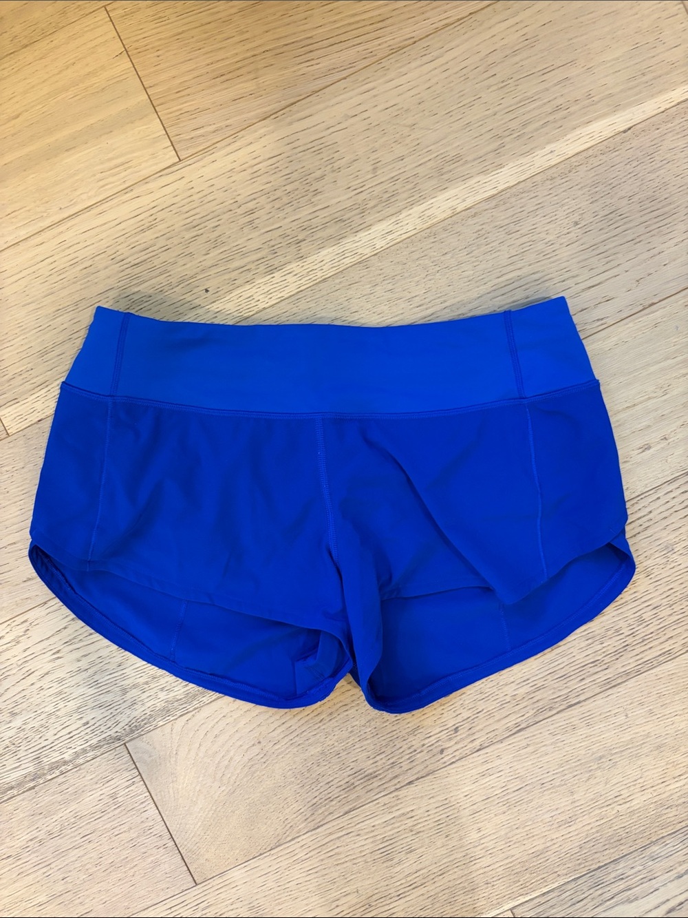 Lululemon hotty hot shorts electric blue size 4